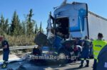 Σύγκρουση νταλικών μπλόκαρε την Εθνική Οδό κοντά στη Λαμία – Αλεύρι κάλυψε το οδόστρωμα