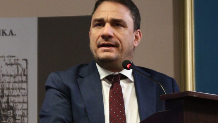Τσουκαλάς: Διαφέρουμε από την κυβερνητική λογική που μειώνει το εισόδημα και ανεβάζει την ακρίβεια