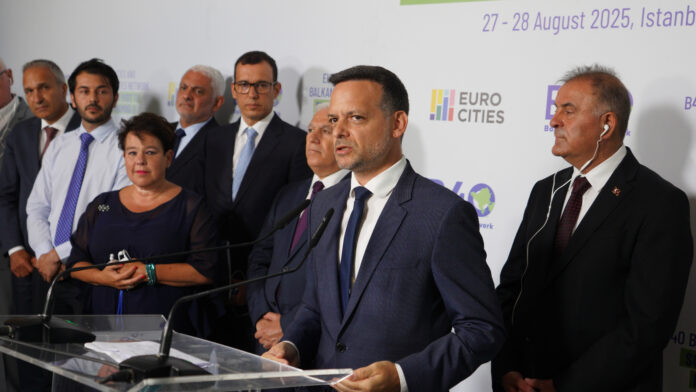 Χ. Δούκας: «Η δημοκρατία δεν περιορίζεται – Υποστηρίζουμε τον Ιμάμογλου…»