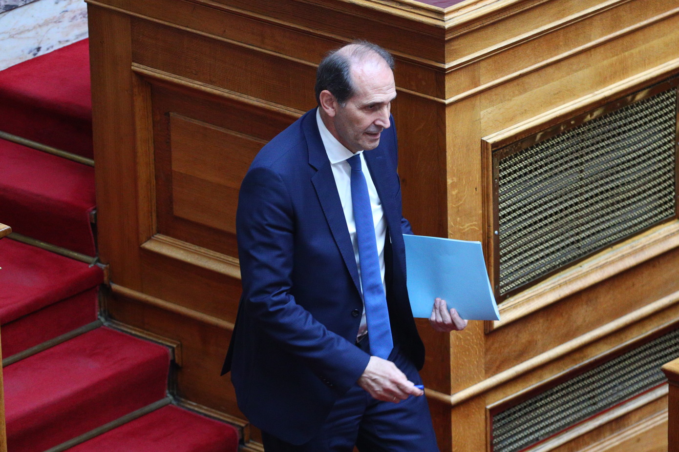 Θλίψη για τον Απόστολο Βεσυρόπουλο που πέθανε στα 59 του από ανακοπή – «Βοήθησε να μπουν 2.000 απινιδωτές σε σχολεία και κοινότητες»