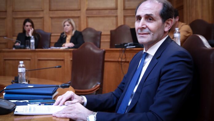 Απεβίωσε ο Απόστολος Βεσυρόπουλος στα 59 του από καρδιακή ανακοπή