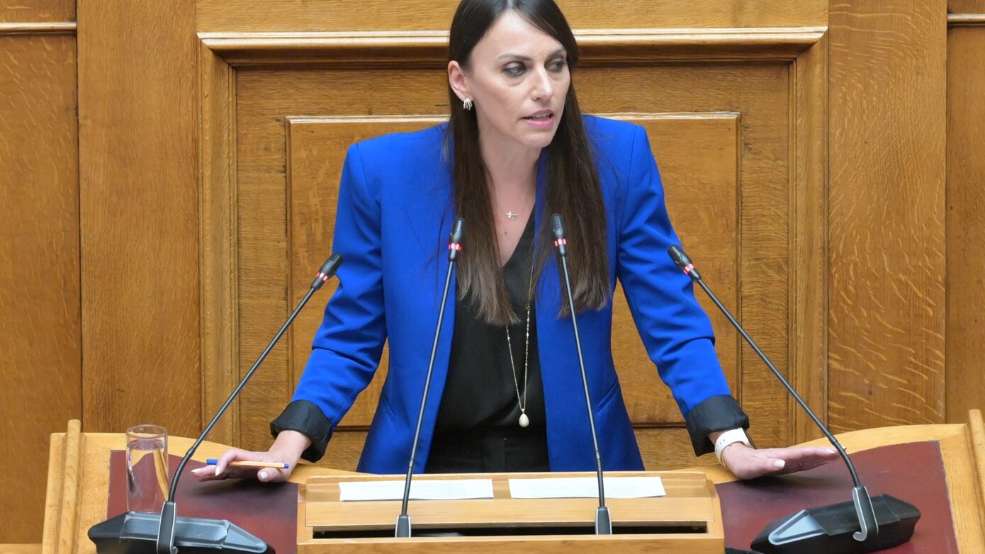Βιβή Χαραμπογιάννη από τη Βουλή: Αναμορφώνουμε ριζικά το σύστημα της πειθαρχικής δικαιοσύνης
