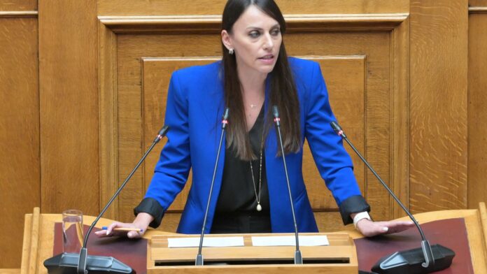 Βιβή Χαραμπογιάννη από τη Βουλή: Αναμορφώνουμε ριζικά το σύστημα της πειθαρχικής δικαιοσύνης