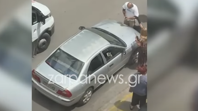 Οδηγός προσπάθησε να επιτεθεί σε πατέρα παιδιού με αναπηρία στα Χανιά – Σοκαριστικό βίντεο