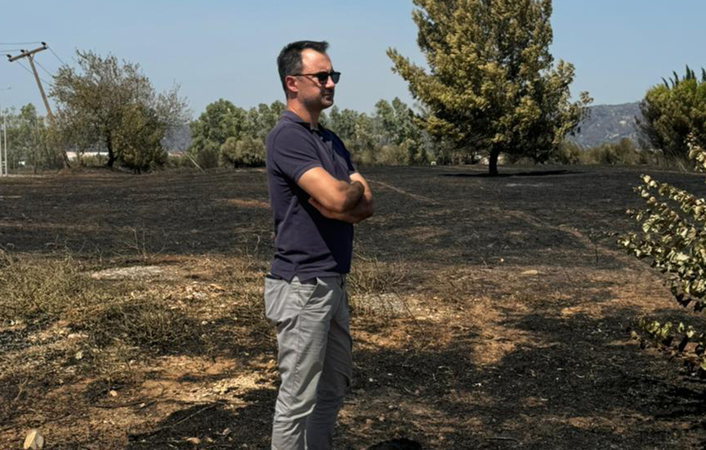 Χαρίτσης από Πάτρα: «Κυβέρνηση σε ερείπια – Η χώρα αναζητά ανάσα»