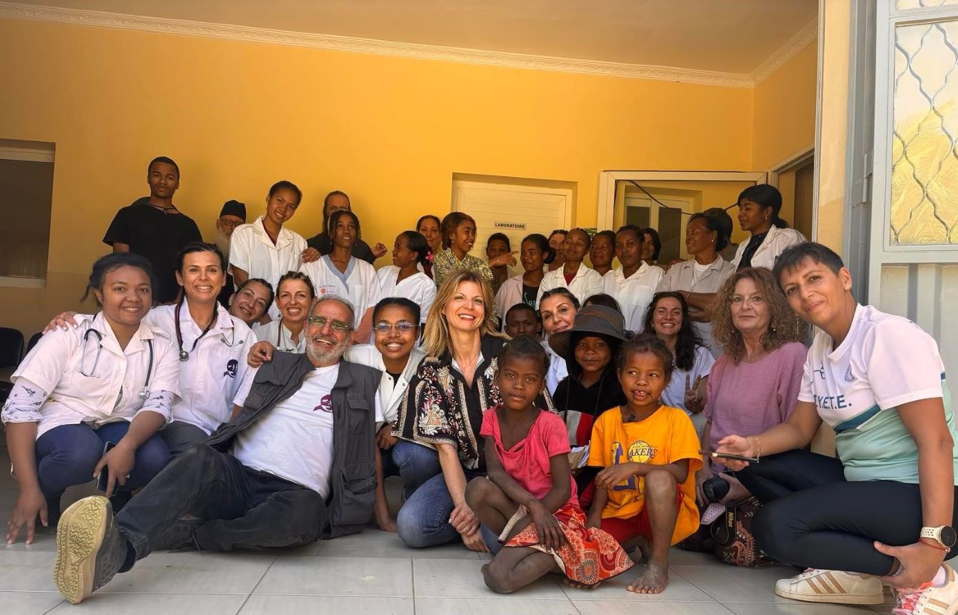 Στη Νότια Μαδαγασκάρη θυσιάζουν το ένα από τα δίδυμα – Η μάχη δύο Ελλήνων κατά της φρικτής δεισιδαιμονίας