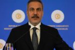 Φιντάν: Προτρέπω τους Έλληνες να εγκαταλείψουν το αντιτουρκικό κλίμα, τους οδηγεί σε πανικό