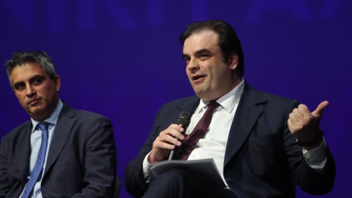 Ο Πιερρακάκης ανακοινώνει φορολογική μεταρρύθμιση για την αντιμετώπιση του δημογραφικού προβλήματος