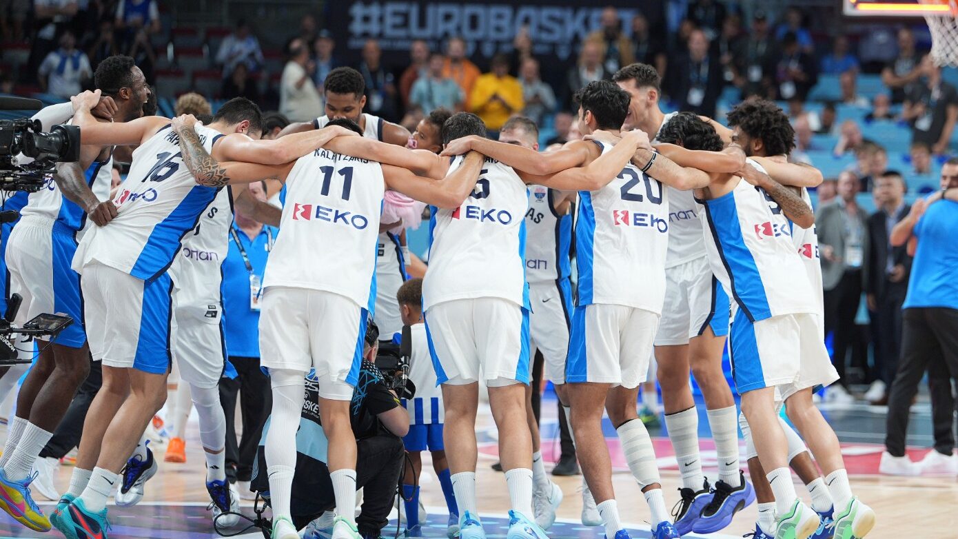 Eurobasket 2025: Ο πανηγυρισμός των Ελλήνων παικτών για το χάλκινο μετάλλιο