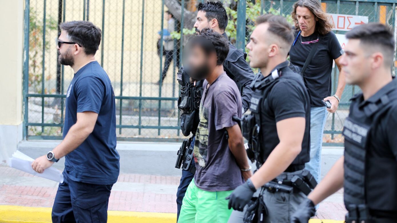 Στη φυλακή ο 32χρονος Σύρος για επιθέσεις σε τρεις γυναίκες στο Αιγάλεω – «Έκανα αυτά, αλλά αγνοώ το γιατί»
