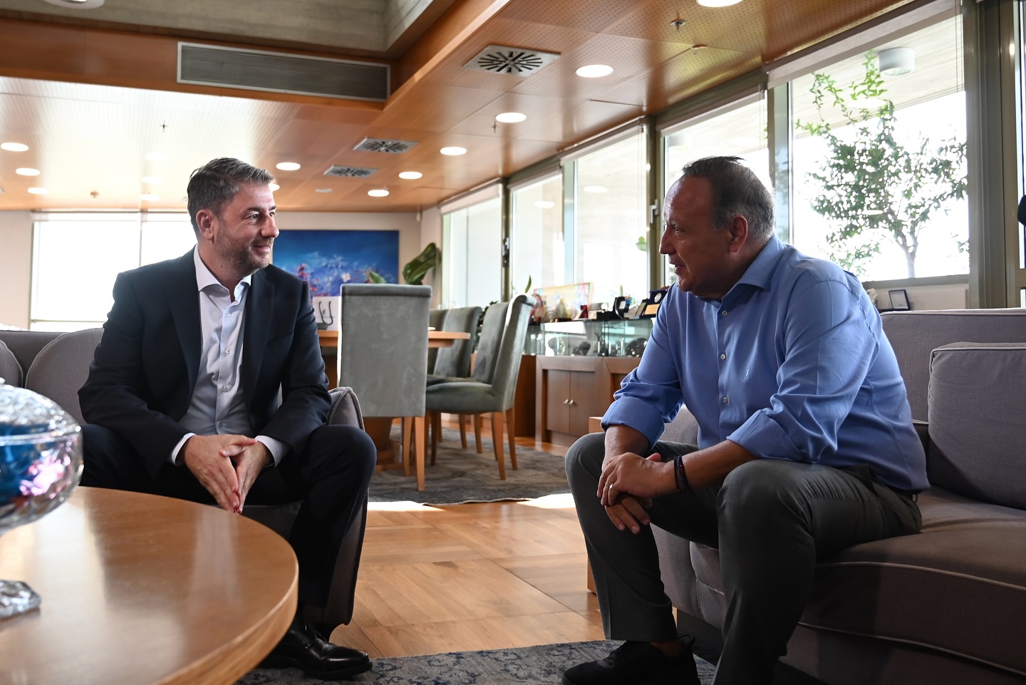 Σύσκεψη Ανδρουλάκη-Αγγελούδη: «Κύρια έμφαση στη δημόσια παιδεία και υγεία»