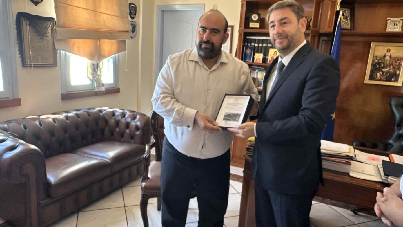 Ο Νίκος Ανδρουλάκης επισκέπτεται τον δήμαρχο Κυθήρων