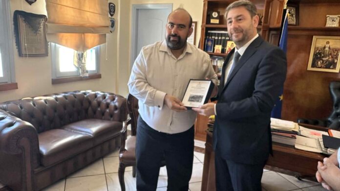 Ο Νίκος Ανδρουλάκης επισκέπτεται τον δήμαρχο Κυθήρων