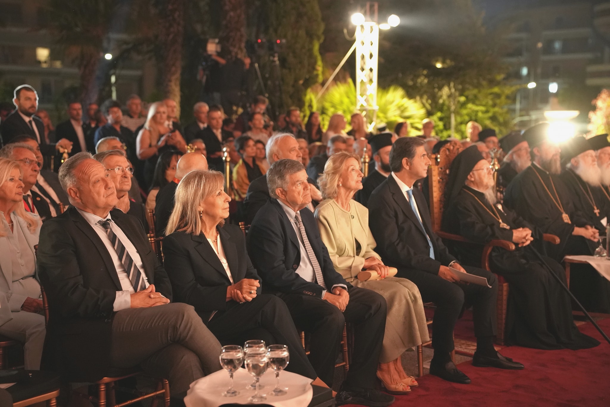 Η Αθηνά Αηδονά παρευρίσκεται στα εγκαίνια της φωτογραφικής έκθεσης για το Άγιον Όρος