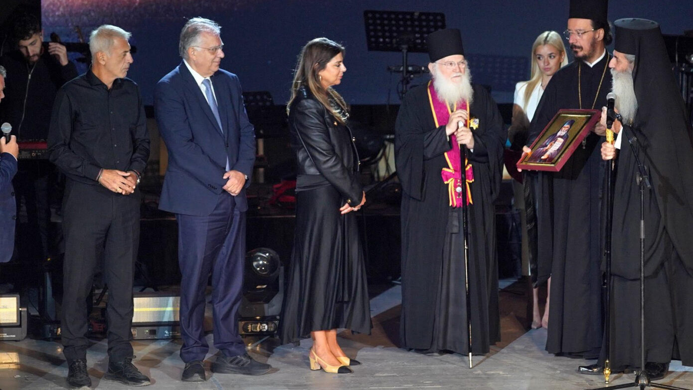 Ο Δήμαρχος Γ. Μώραλης στη φιλανθρωπική εκδήλωση της Ι.Μ. Πειραιώς