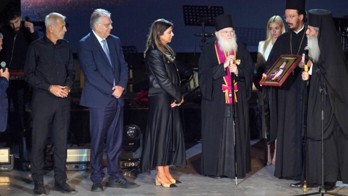 Ο Δήμαρχος Γ. Μώραλης στη φιλανθρωπική εκδήλωση της Ι.Μ. Πειραιώς