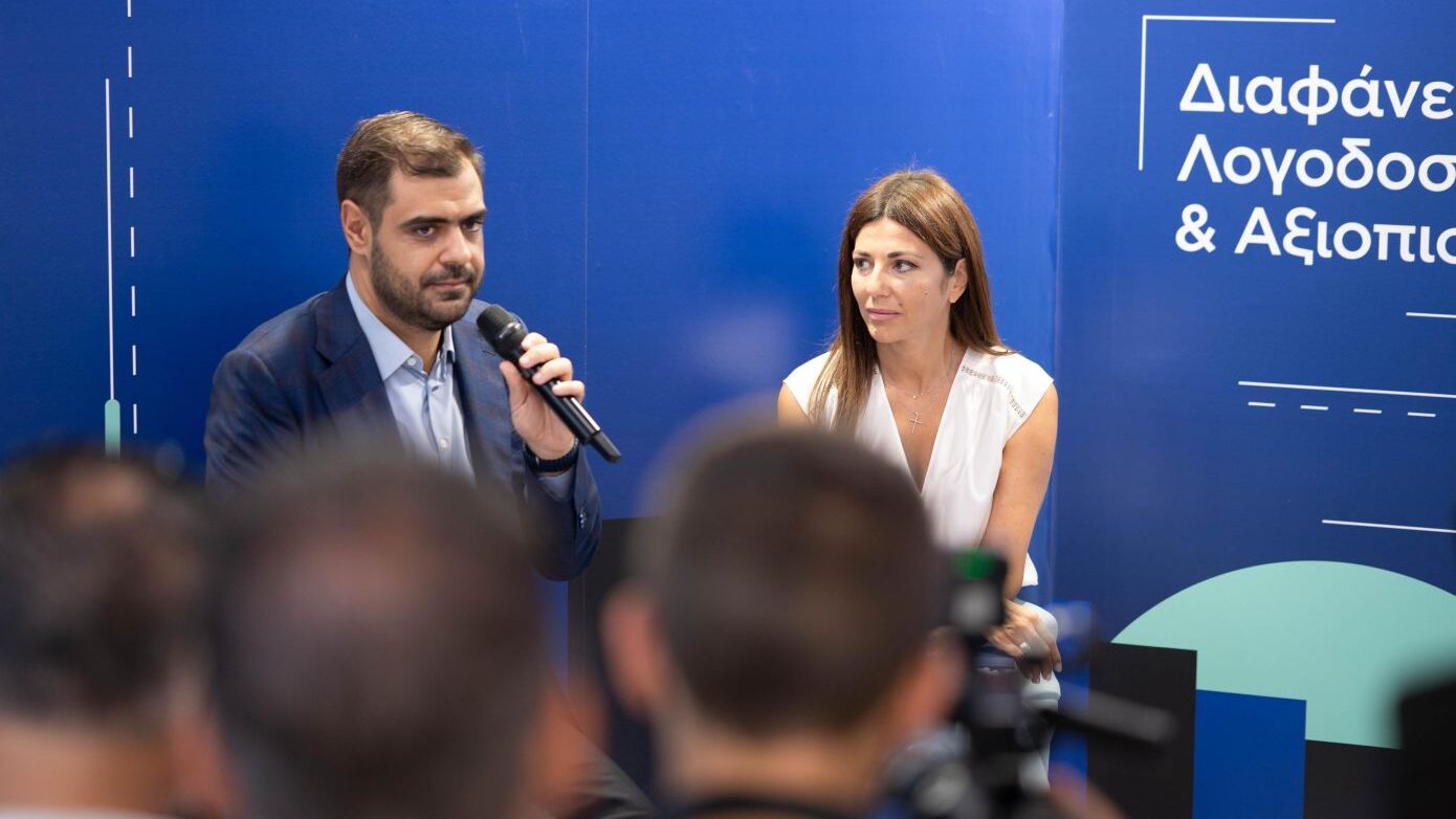 Νέο πιλοτικό πρόγραμμα «Καλλιεργώντας Κριτικούς Αναγνώστες» παρουσιάζουν η Σοφία Ζαχαράκη και ο Παύλος Μαρινάκης