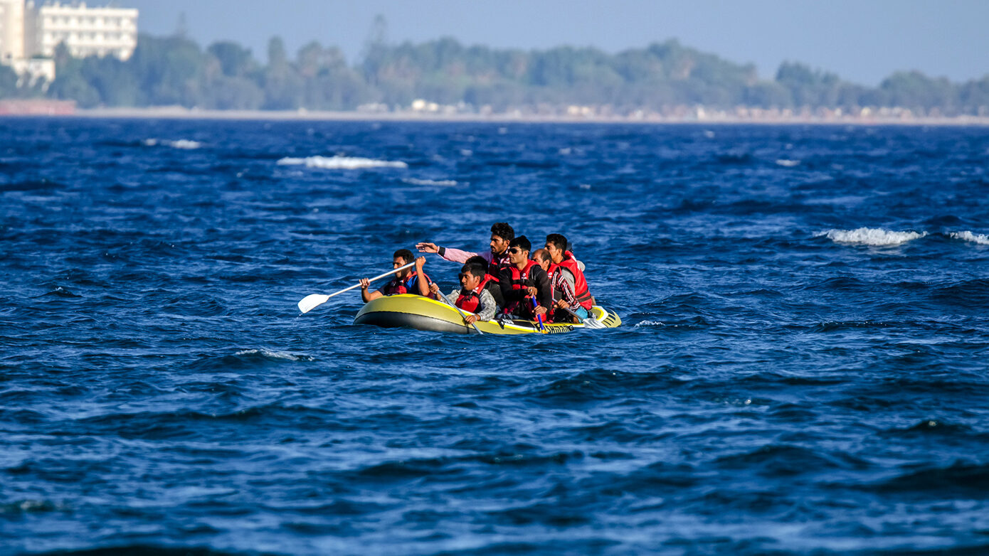 Νέο κύμα μεταναστών στην Κρήτη – Πάνω από 145 άνθρωποι διασώθηκαν σε μία μέρα νότια της Γαύδου