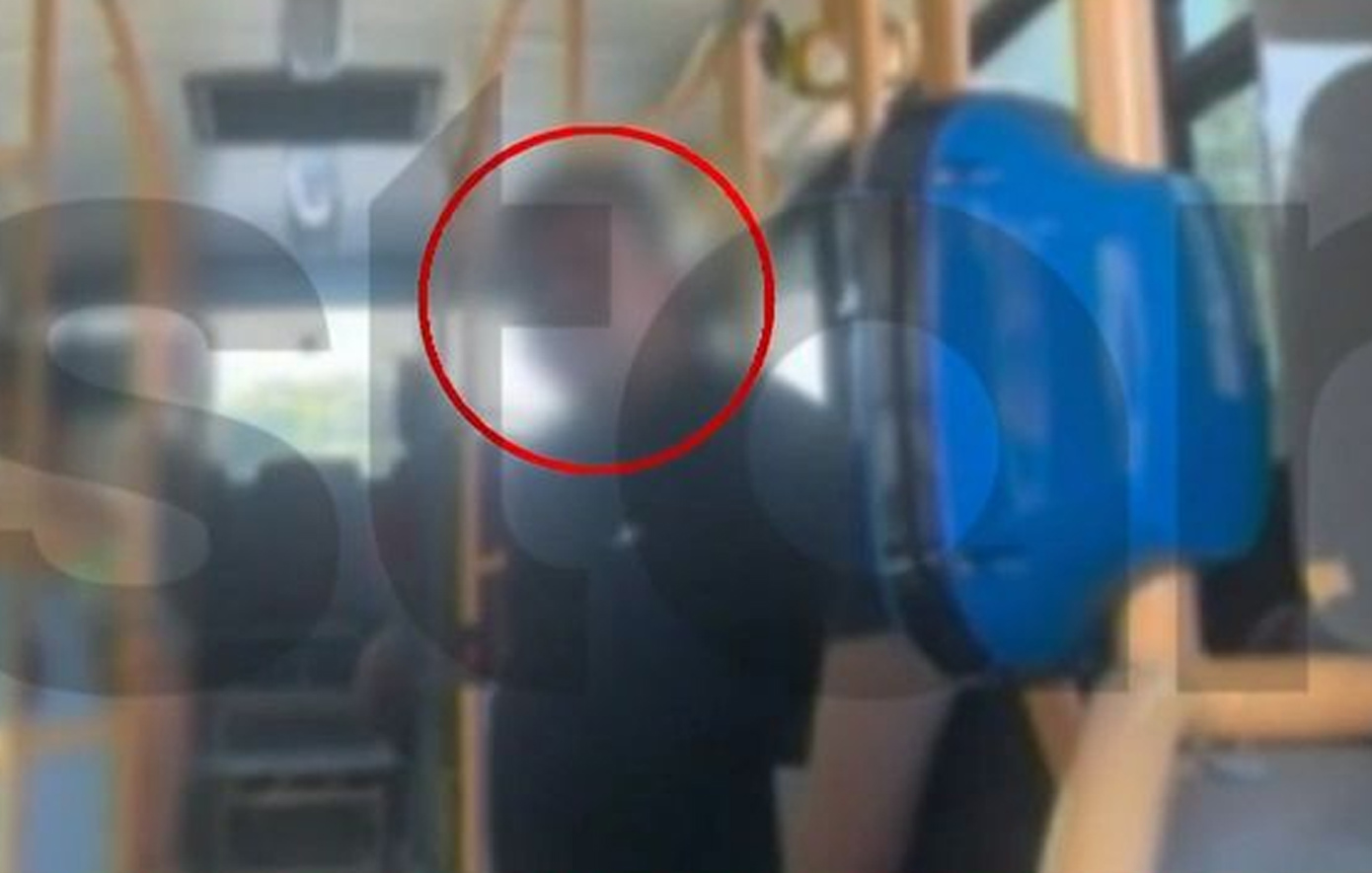 Βίντεο: Οδηγός λεωφορείου παγιδεύει 52χρονο που παρενόχλησε σεξουαλικά 22χρονη επιβάτιδα