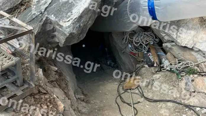 Σώθηκε ζωντανός ο 53χρονος που είχε εγκλωβιστεί σε αυτοσχέδια σήραγγα στη Λάρισα