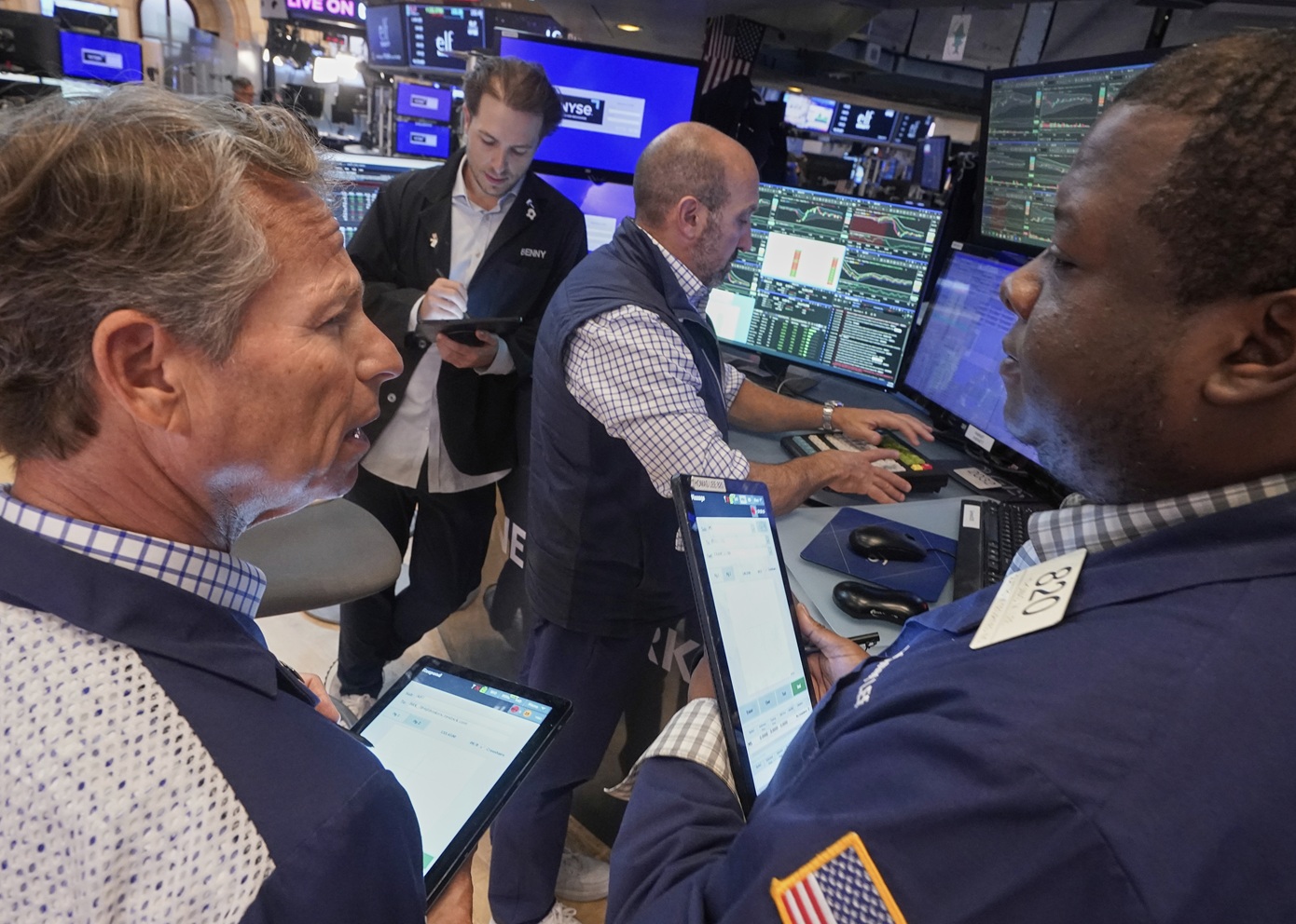 Ανάκαμψη στη Wall Street με προσδοκίες για μείωση επιτοκίων από τη Fed