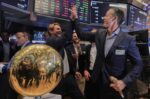 Νέο ρεκόρ για τους δείκτες της Wall Street με πρωταγωνιστές την Intel και την Nvidia