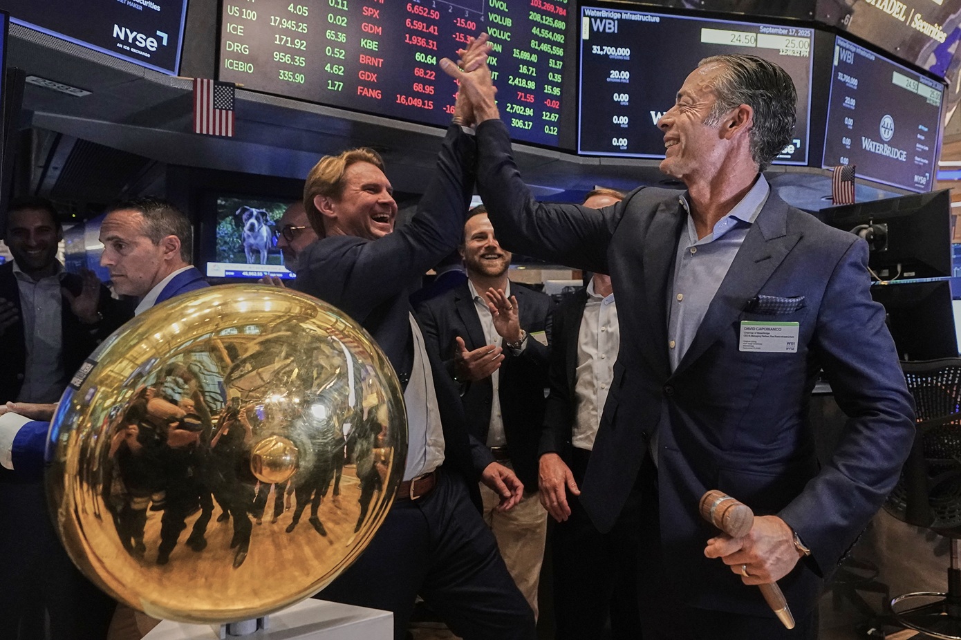 Νέο ρεκόρ για τους δείκτες της Wall Street με πρωταγωνιστές την Intel και την Nvidia