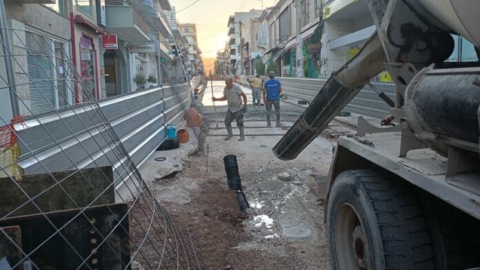 Σε εξέλιξη τα έργα στην οδό Μητροπόλεως του Δήμου Αιγιαλείας