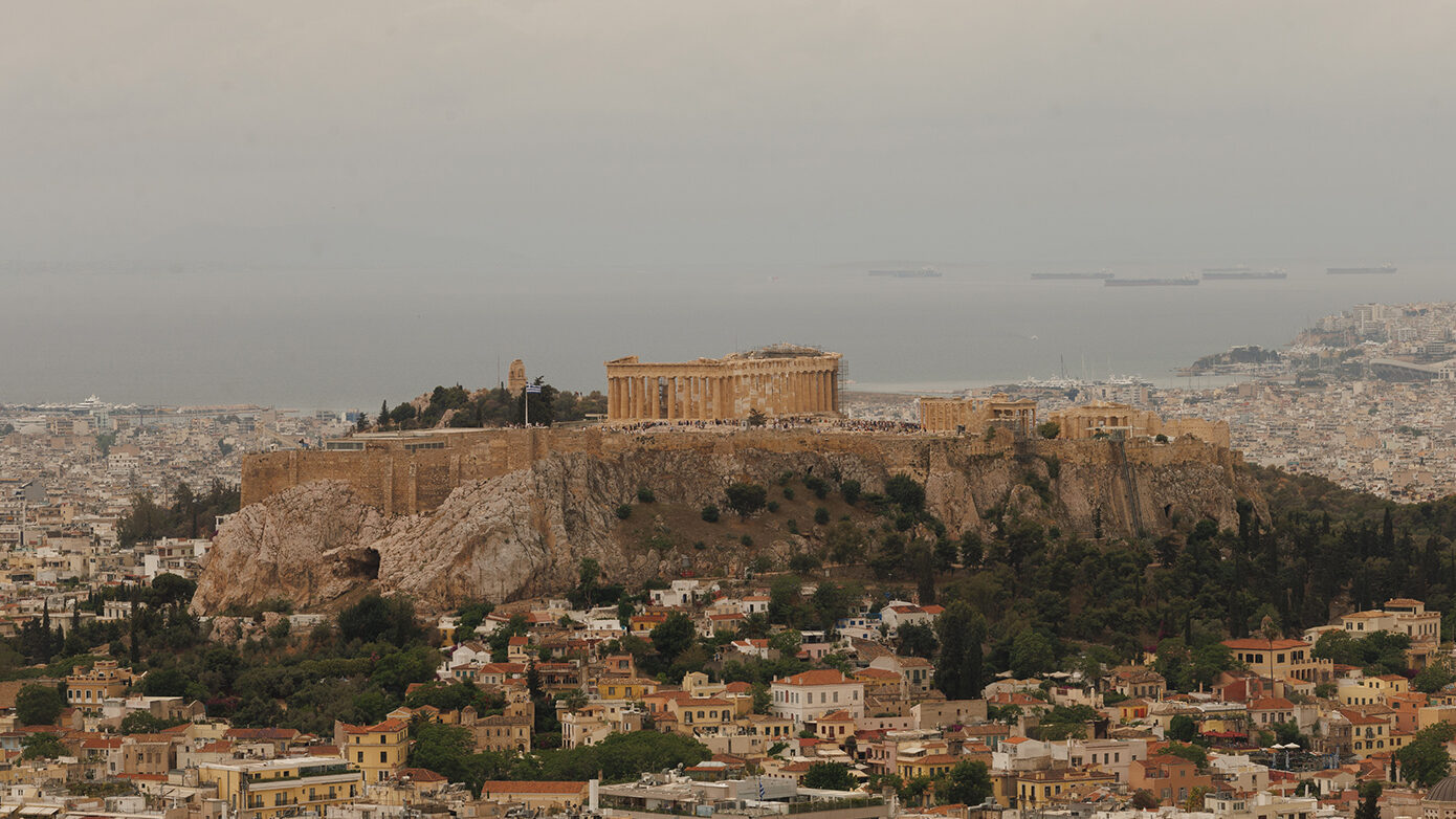 Χρυσό «πέπλο» στον ουρανό – Αυξημένες ποσότητες αφρικανικής σκόνης
