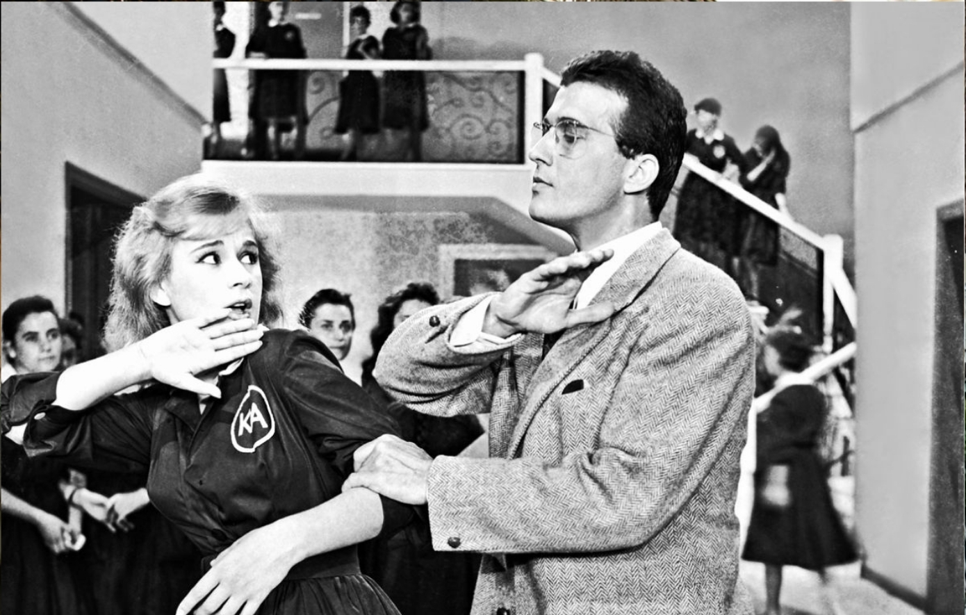 Η Φίνος Φιλμ καλωσορίζει τη νέα σχολική χρονιά με βίντεο από την ταινία «Το Ξύλο βγήκε απ’ τον Παράδεισο»