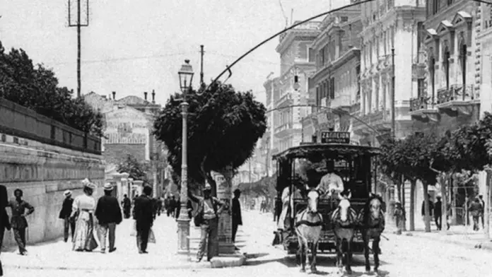 Αθήνα χωρίς αυτοκίνητα: Από τους αμαξάδες με φουστανέλα στη βιώσιμη πόλη του μέλλοντος – Εικόνες από μια ξεχασμένη εποχή