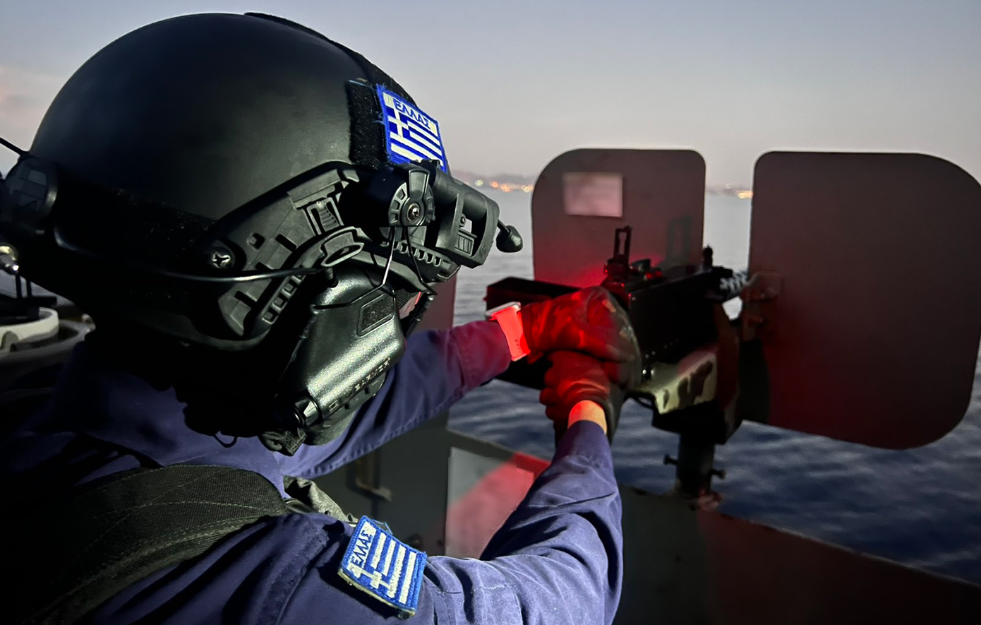 Καταπληκτικές εικόνες από τη θεαματική, αιφνιδιαστική κοινή άσκηση των Ενόπλων Δυνάμεων στο Αιγαίο