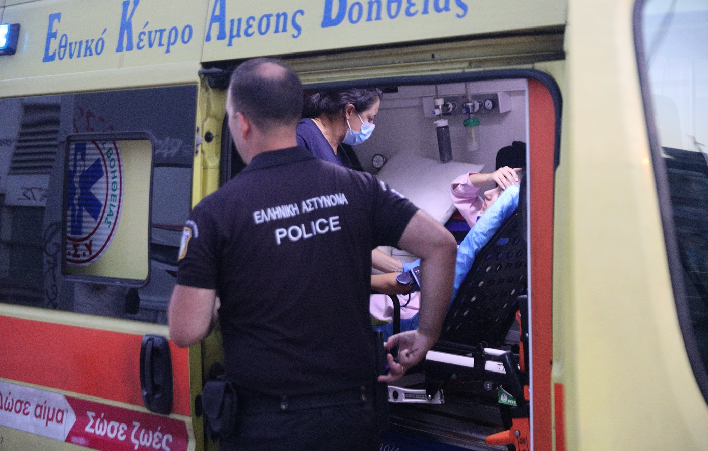 Σάλος σε λεωφορείο στη Γλυφάδα: Άνδρας επιχείρησε να κατεβάσει το παντελόνι του μπροστά σε ανήλικους