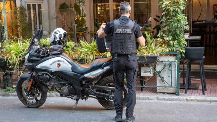 Χ. Δούκας: «Κλείσιμο για όλα τα παράνομα τραπεζοκαθίσματα»