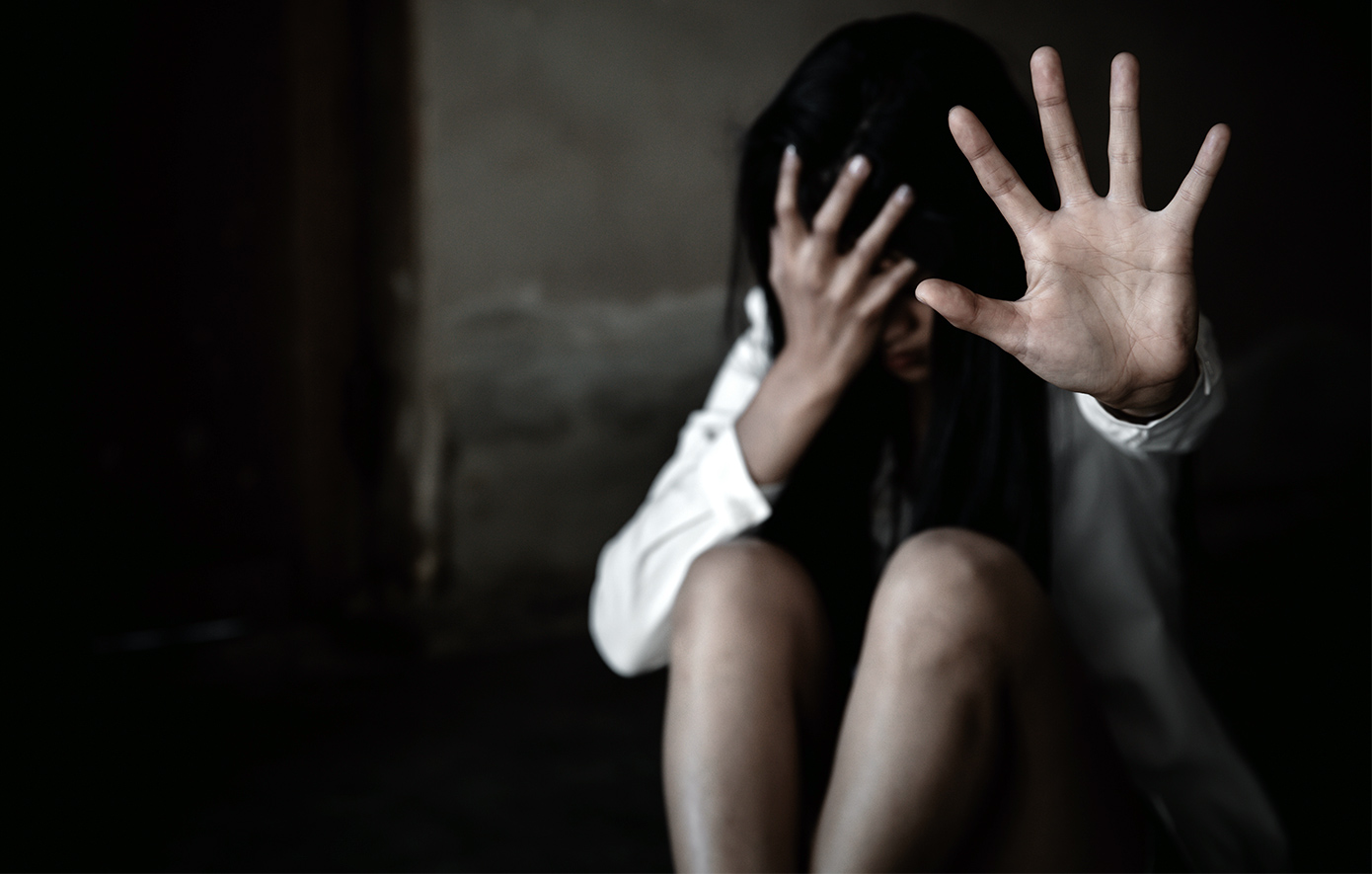 Σοκαριστικό επεισόδιο ενδοοικογενειακής βίας στο Ηράκλειο Κρήτης: Πατέρας τράβηξε την κόρη του από τα μαλλιά και τη χτύπησε