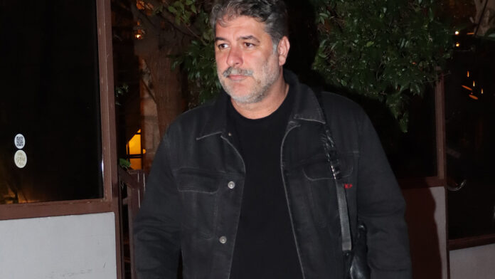 Βασίλης Μπισμπίκης: Η απορριπτική απάντηση της ΕΛ.ΑΣ., η άγνωστη γυναίκα και το πρόσφατο βίντεο μετά τις ζημιές στα σταθμευμένα αυτοκίνητα