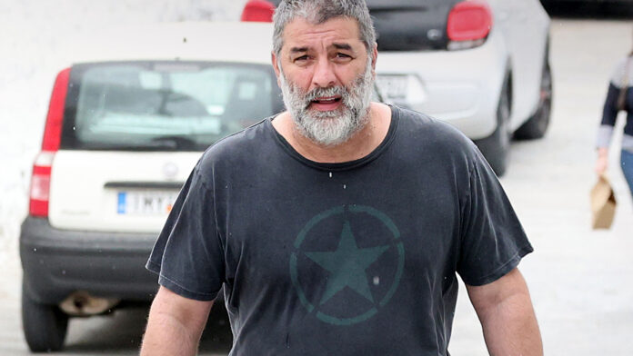 Φρέσκες αποκαλύψεις για το συμβάν με τον Βασίλη Μπισμπίκη – Οι χοροί πριν τις ζημιές στα οχήματα και το πρώτο τραπέζι