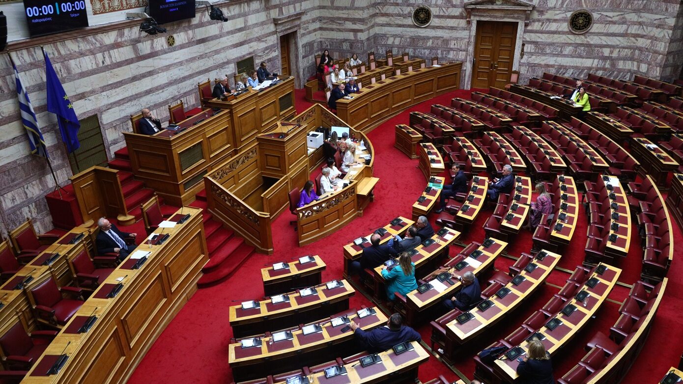 Το μεταναστευτικό στο προσκήνιο: Αρχίζει σήμερα η διαβούλευση για το νέο νομοσχέδιο στην Ολομέλεια