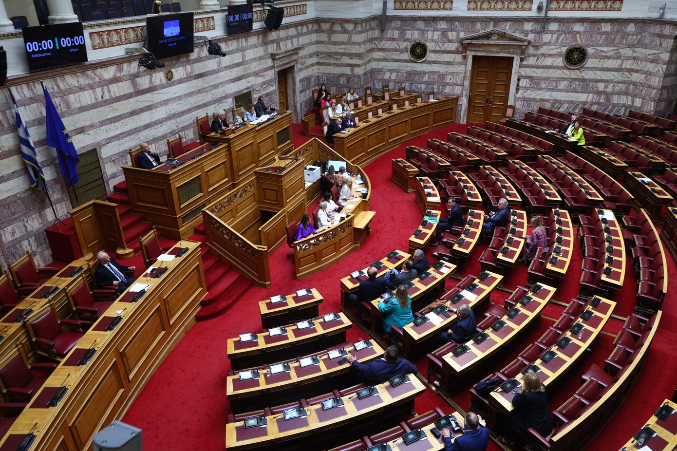 Το μεταναστευτικό στο προσκήνιο: Αρχίζει σήμερα η διαβούλευση για το νέο νομοσχέδιο στην Ολομέλεια