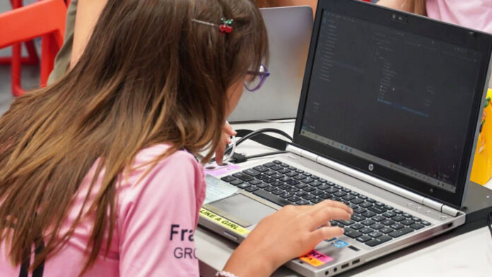 Το Code Like a Girl εκπαιδεύει τις προγραμματίστριες του αύριο για 9η χρονιά