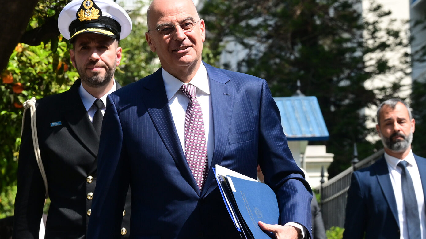 Ο Νίκος Δένδιας ενημερώνει αύριο την Επιτροπή Άμυνας και Εξωτερικών Υποθέσεων της Βουλής