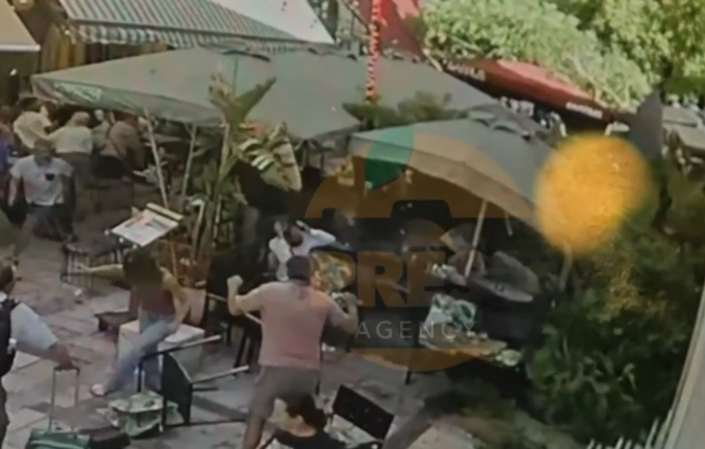 “Η δραματική πτώση του δέντρου στην πλατεία Αγίας Ειρήνης”