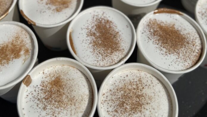 Έμπειροι baristas προσέφεραν φραπέ-μπουγάτσα στους επισκέπτες της 89ης ΔΕΘ