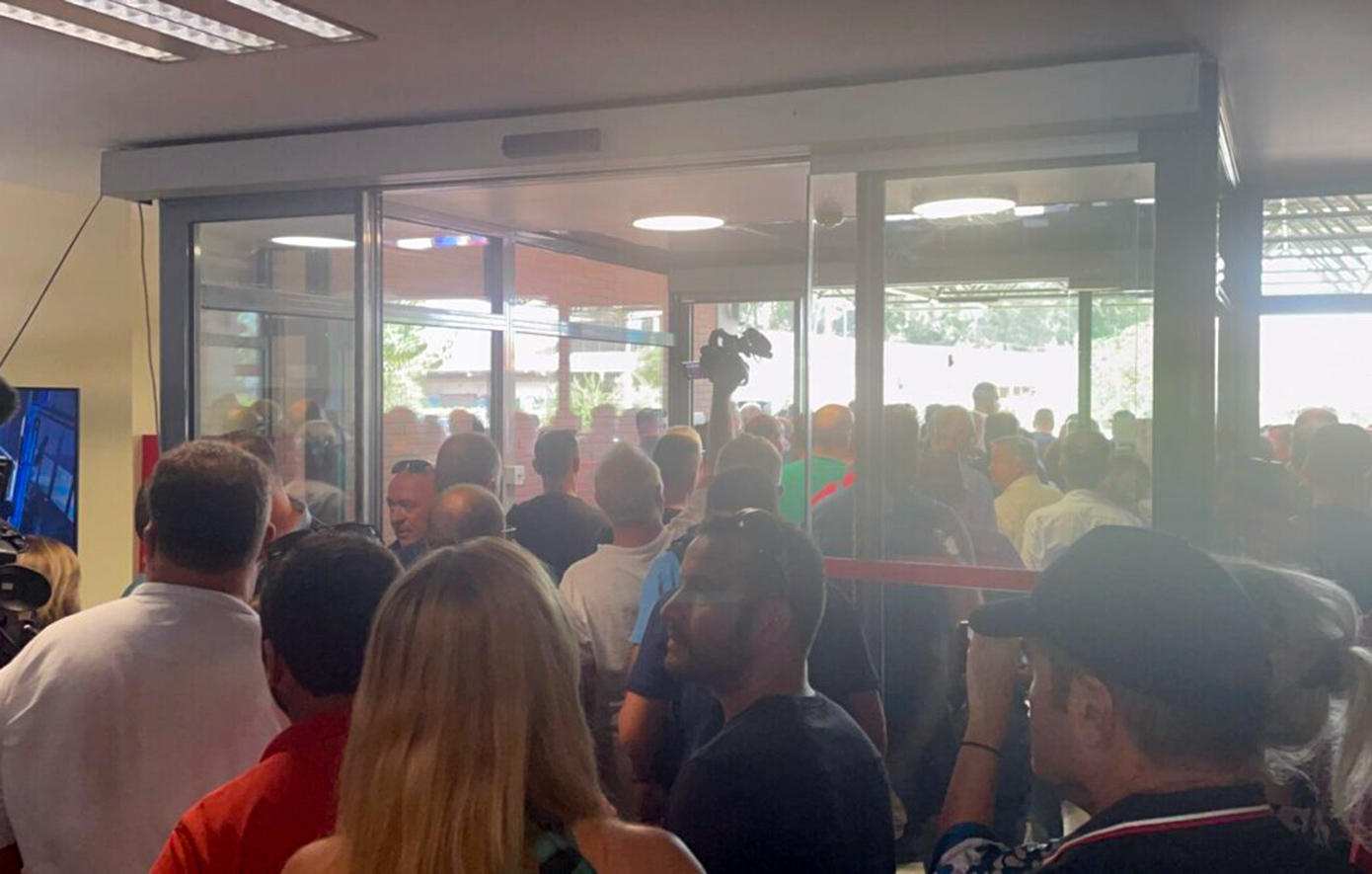 Αναβρασμός στη συγκέντρωση των κτηνοτρόφων στη Θεσσαλία – Τα αιτήματά τους