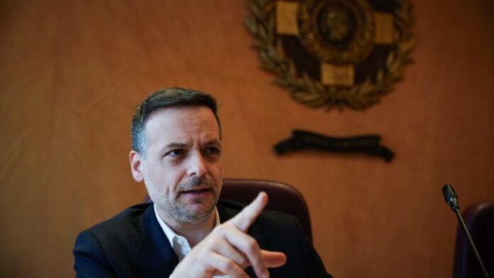 Χ. Δούκας: «Θα συνεχίσουμε να κλείνουμε καταστήματα που παραβιάζουν δημόσιο χώρο»