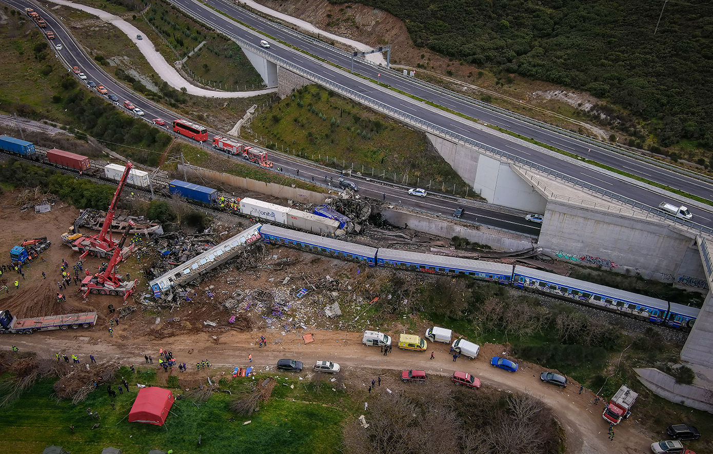 Τέσσερα τώρα τα αιτήματα εκταφής σορών θυμάτων της τραγωδίας στα Τέμπη