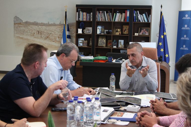 Συνάντηση Φάμελλου – Κουρέτα: Η κυβέρνηση αδυνατεί να λύσει το ζήτημα της ευλογιάς