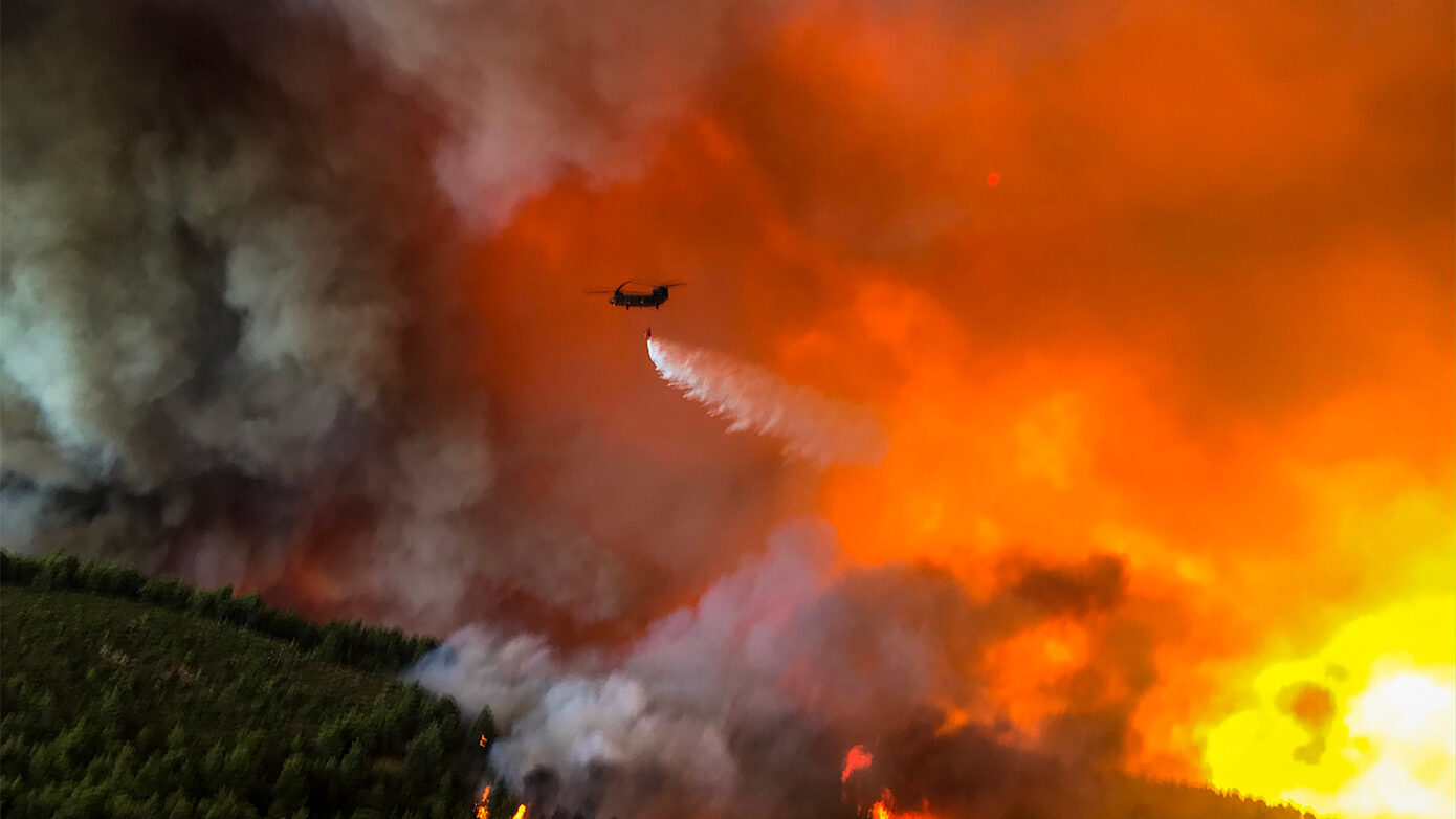 Καπνός και Διοξείδιο του Άνθρακα: Πώς οι πυρκαγιές επηρεάζουν την ατμόσφαιρα και την υγεία στην Ελλάδα το 2025