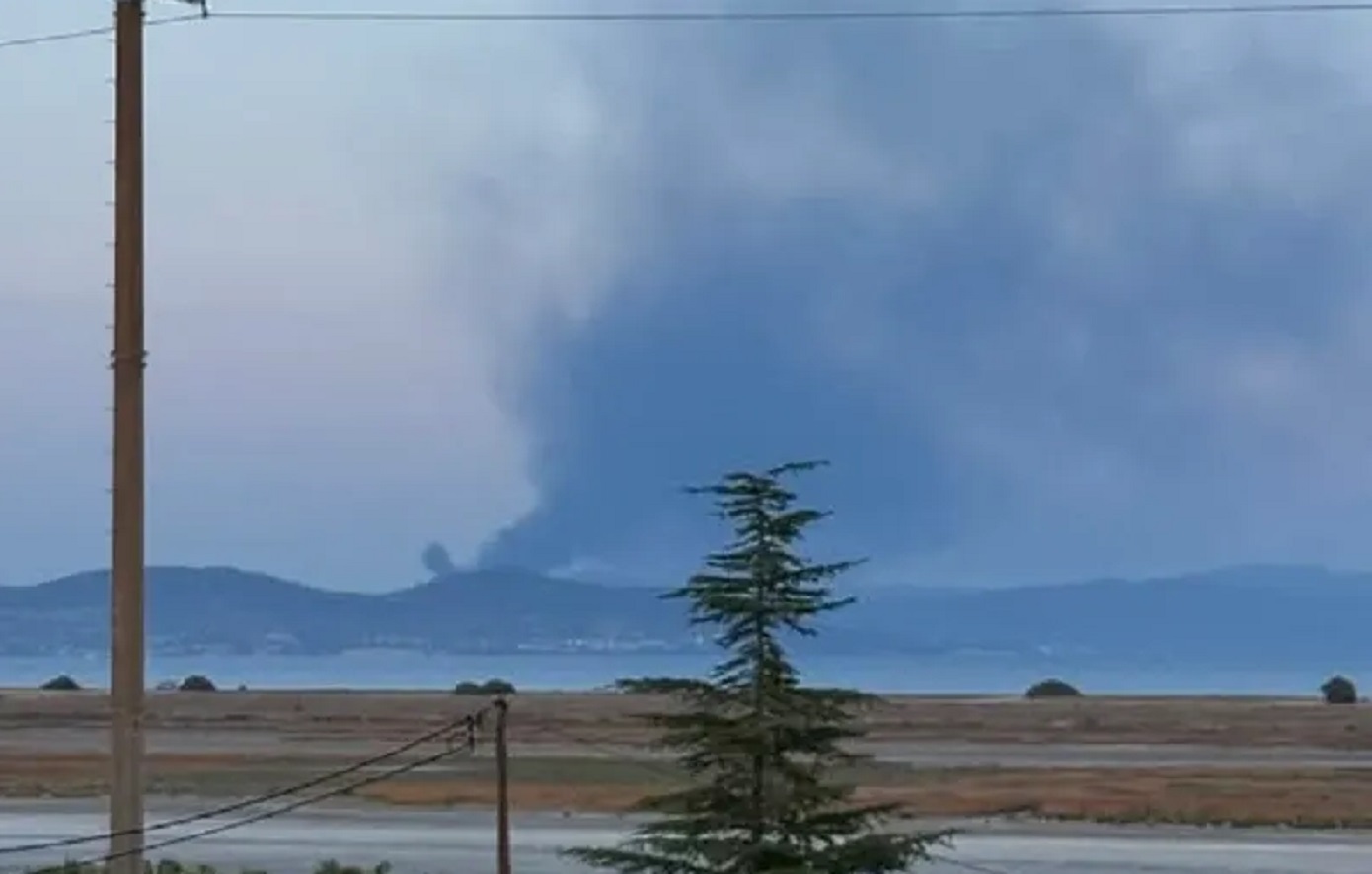 Πυρκαγιά σε ελαιοτριβείο στην Ορμύλια Χαλκιδικής – Συναγερμός 112 για τοξικούς καπνούς