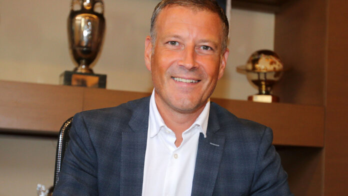 Κλάτενμπεργκ: Πέταξα παπούτσι στον Μουρίνιο, χλώμιασε και έφυγε τρέχοντας από τα αποδυτήρια